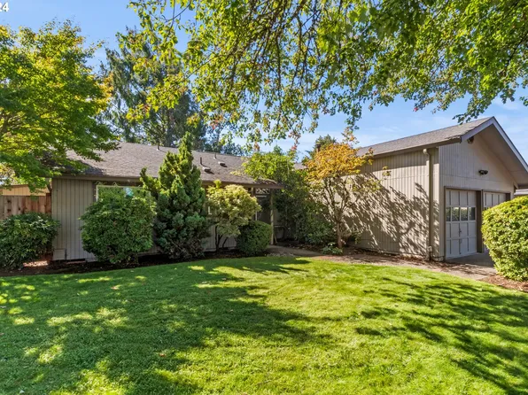 3196 Kentwood Dr, Eugene, OR 97401