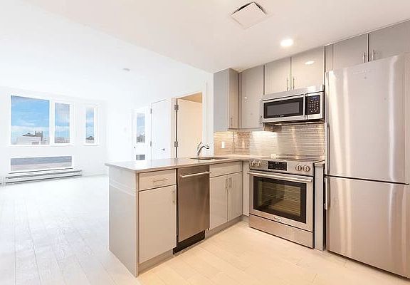 3rd image of 306 W 142nd St #3F
