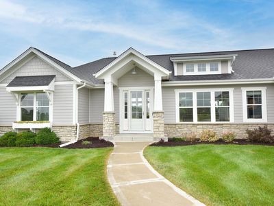 W279N8923 Sundown COURT, Hartland, WI, 53029