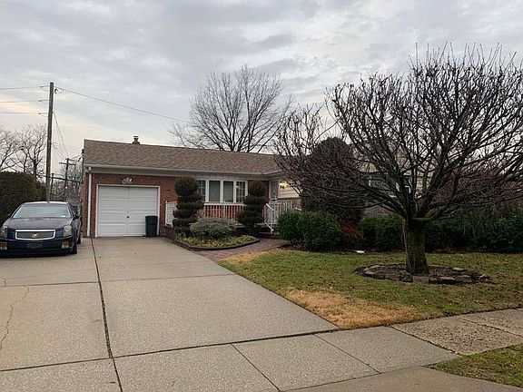 2nd image of 2250 Renfrew Ave