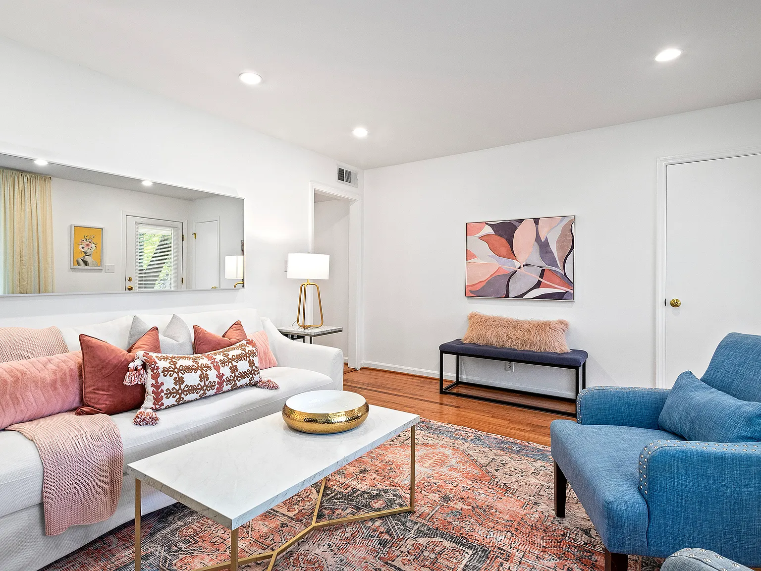 2 bed, 1000 sqft, $2,300 — Photo 4