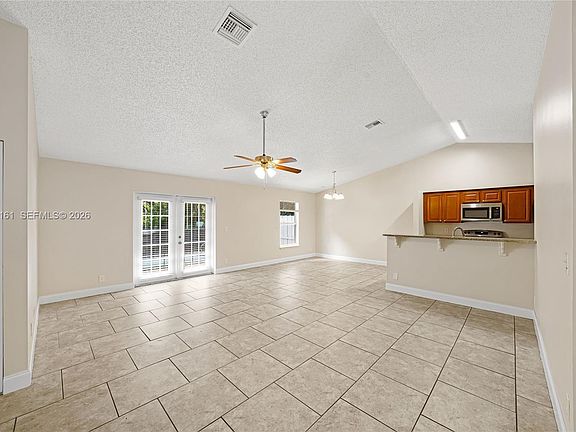 5th image of 1332 Waterway Cove Dr