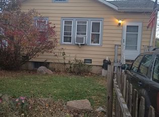 310 Woodland Dr, Round Lake Beach, IL 60073