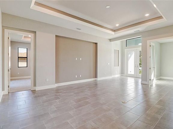 5th image of 1143 SE 29th St