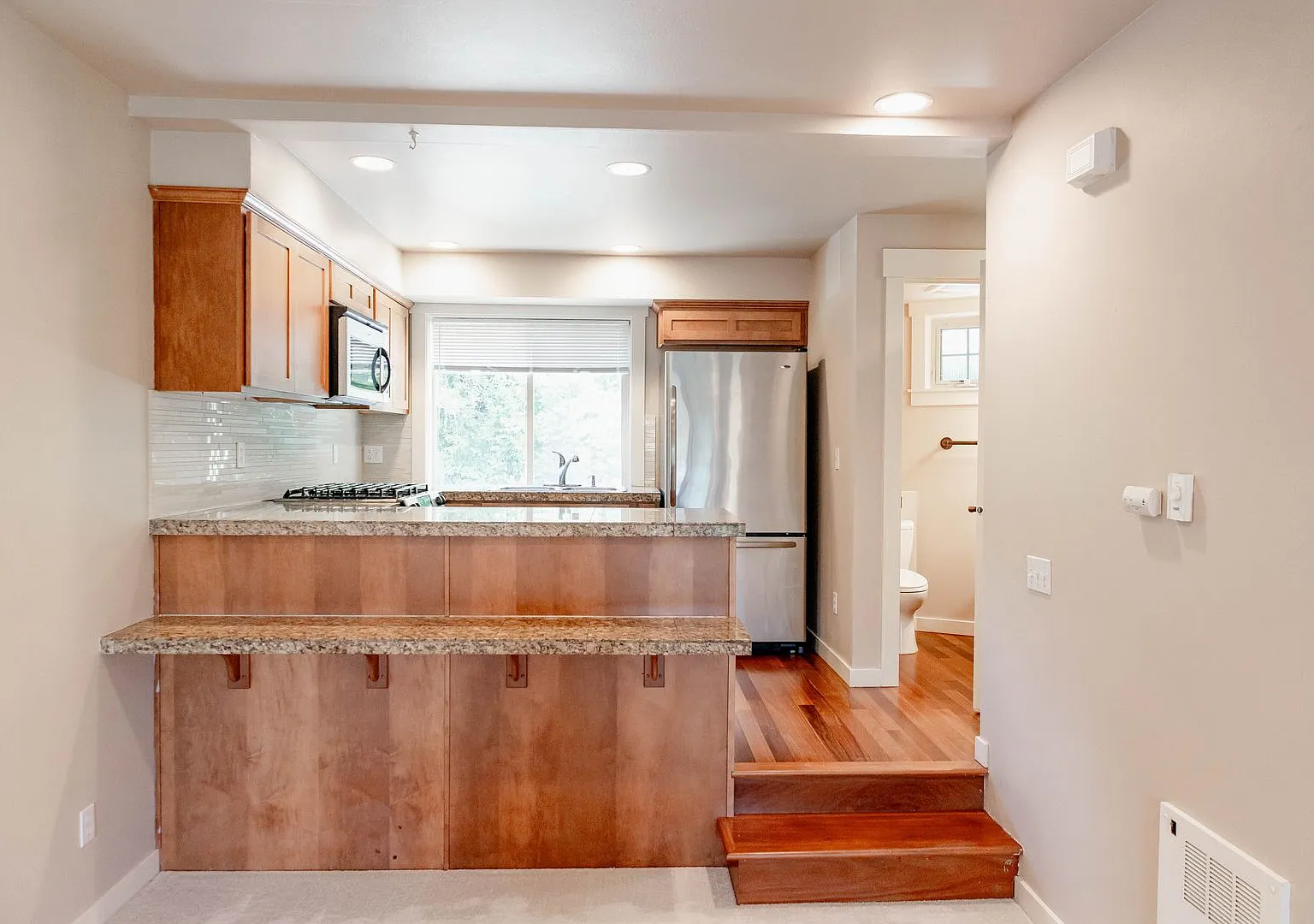 Beautiful 3 Bedrooms 2.5 baths Townhouse. — Photo 2