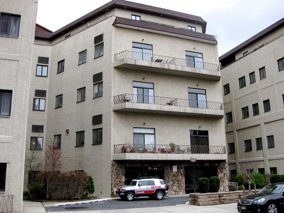 1st image of 75 Liberty Ave Unit E12