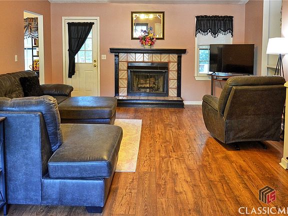 5th image of 1231 Creekwood Cove