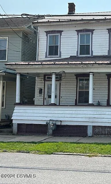 524 E Front St