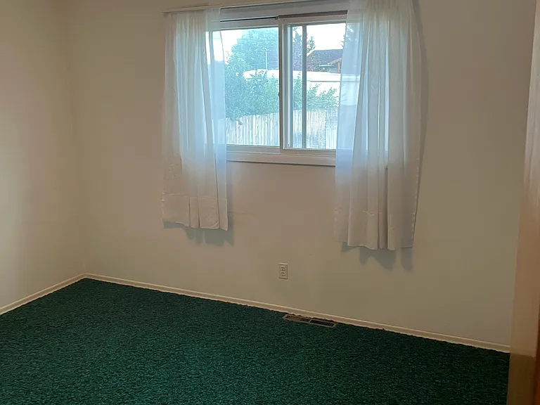1402 W Hill Rd — Photo 15