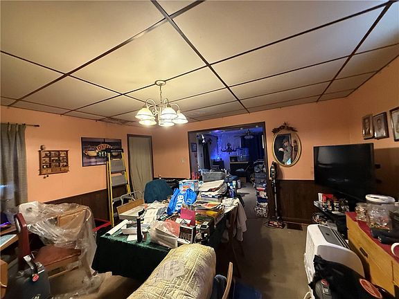 3rd image of 715 Eureka St