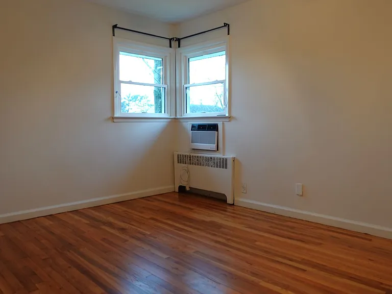 60 Waterbury Ln — Photo 11