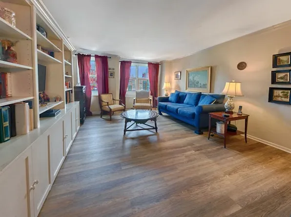 444 East 75th Street image 1 of 8