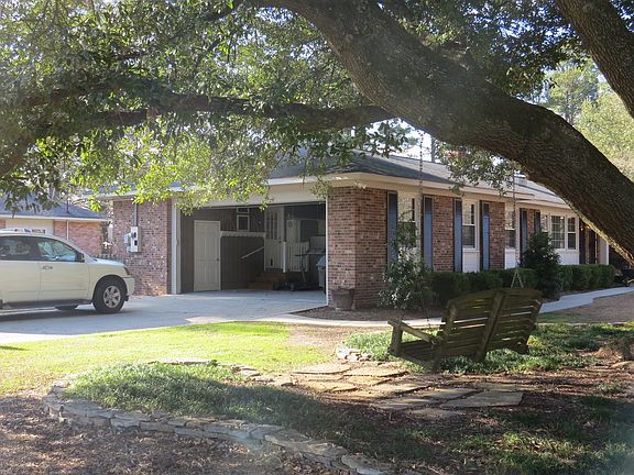 3rd image of 3010 Pinecrest Dr