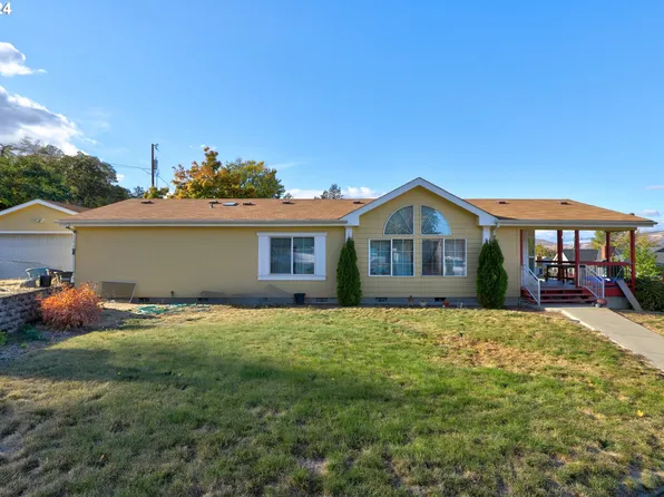 220 E 14th St, The Dalles, OR 97058