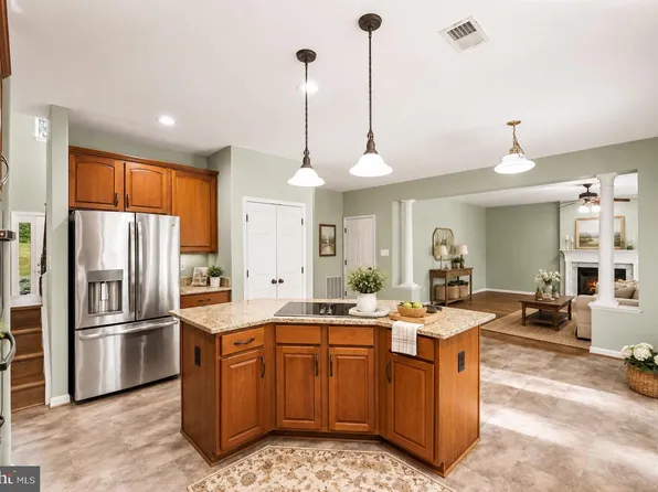 59 Twin Hill Ln, Stafford, VA 22554