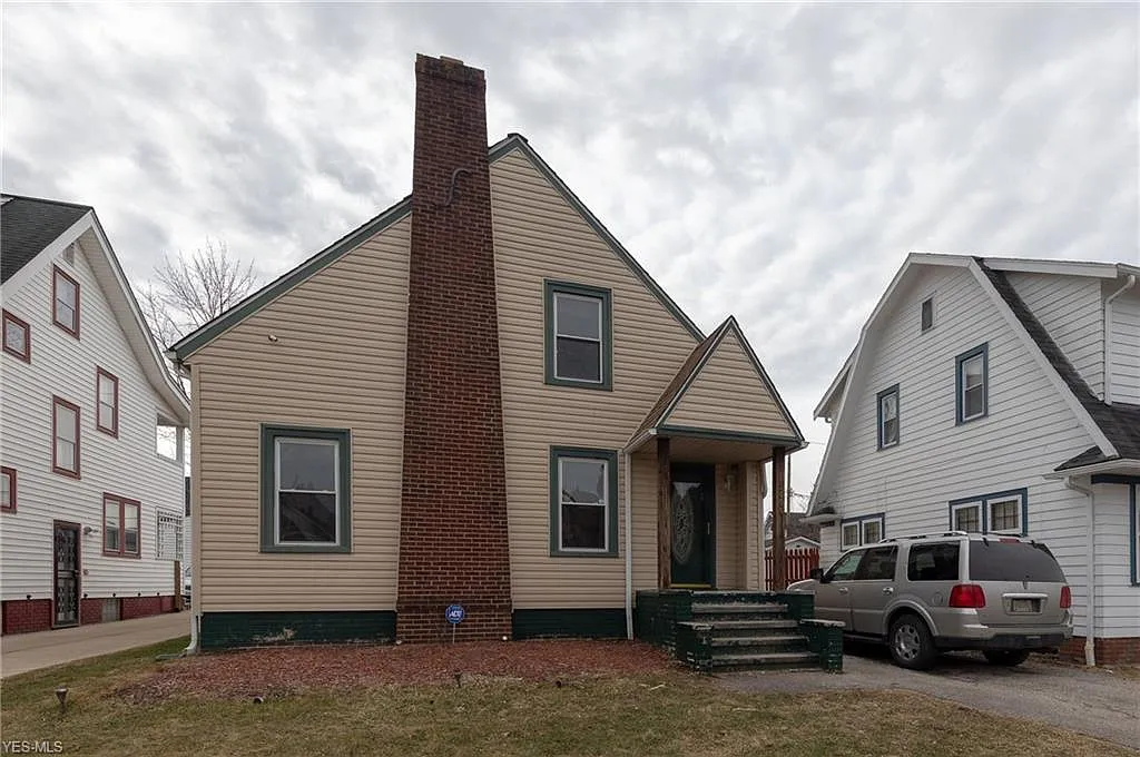 13404 Thornhurst Ave photo 1