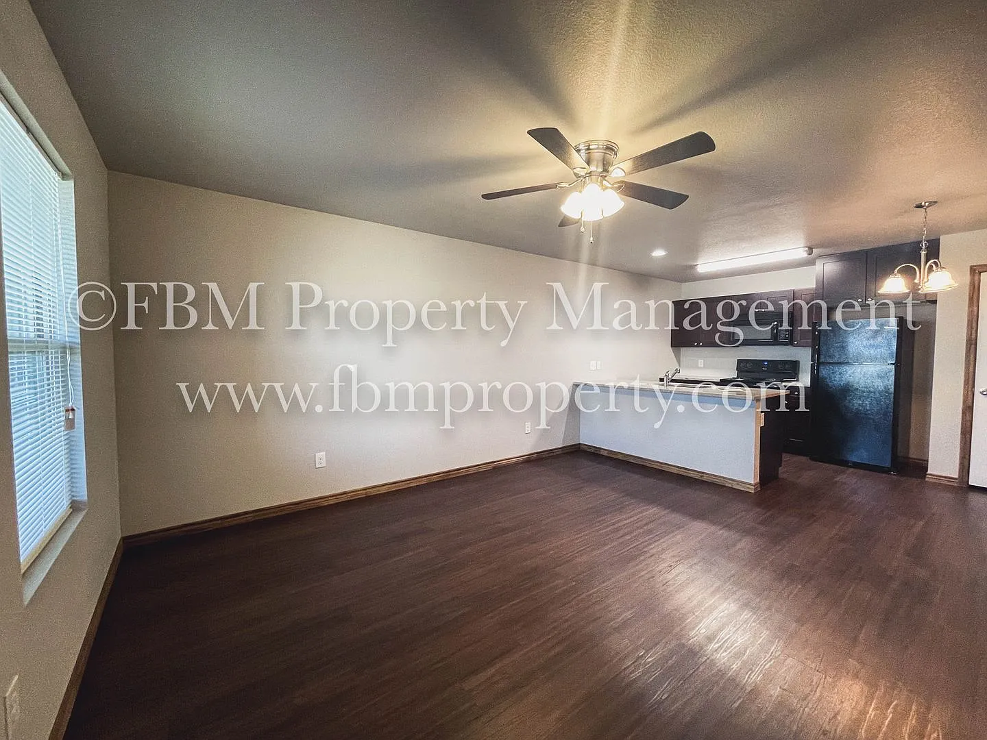 460 Clark St - Beautiful 2 Bedroom, 2 Bathroom Home in Italy, TX! — Photo 2