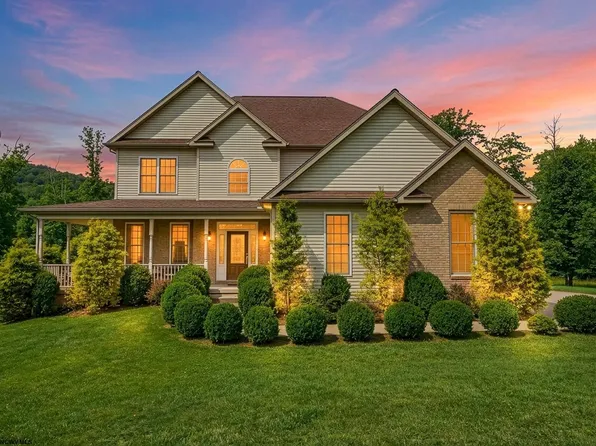 206 Van Tassel Ct, Morgantown, WV 26508
