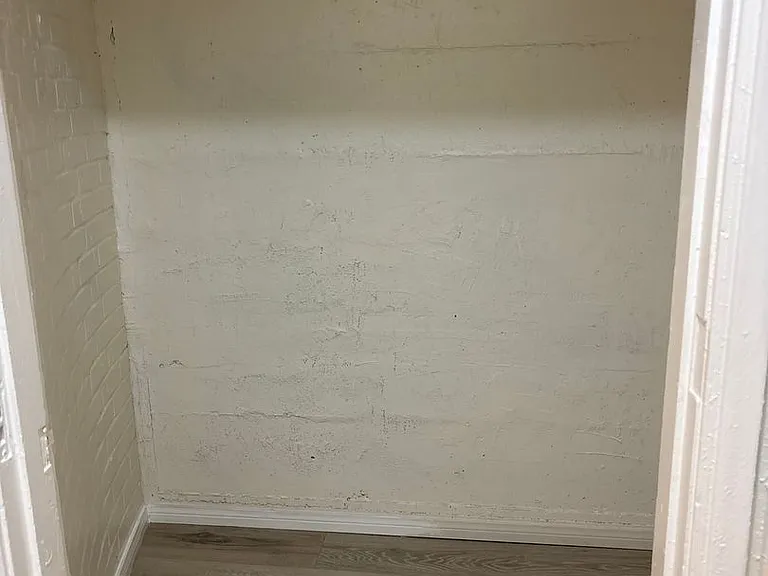 1121 W Baseline St — Photo 2