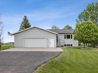 419 Cedar Cir, Harwood, ND, 58042