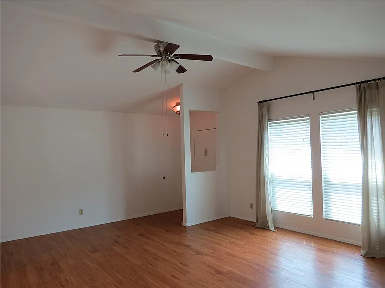 6803 Rearden Rd — Photo 6