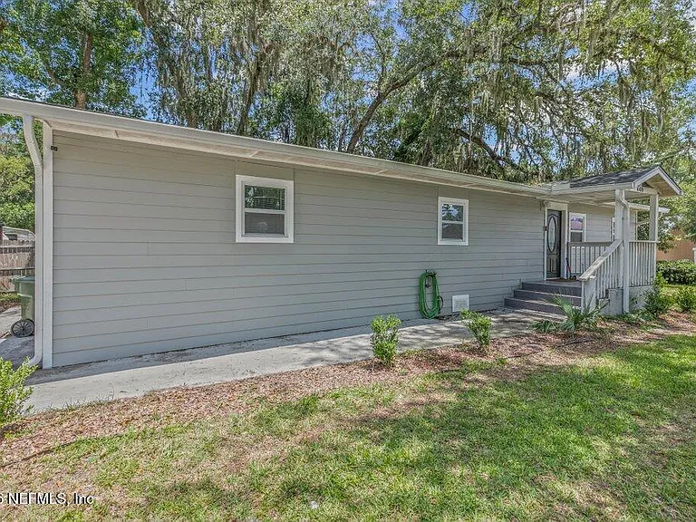 600 Lemon St — Photo 3