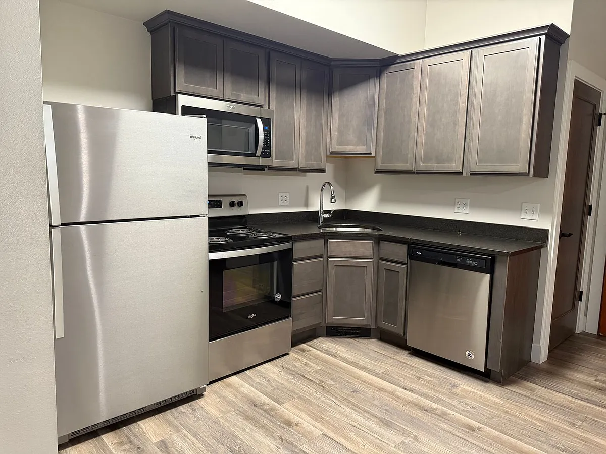 Building Photo - 412 Central Ave