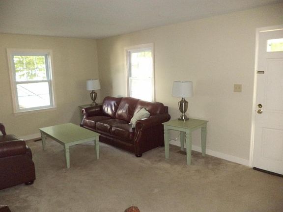 3rd image of 1711 Shepard St