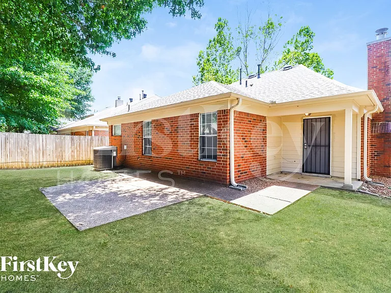 8930 Lake Springs Cv — Photo 14