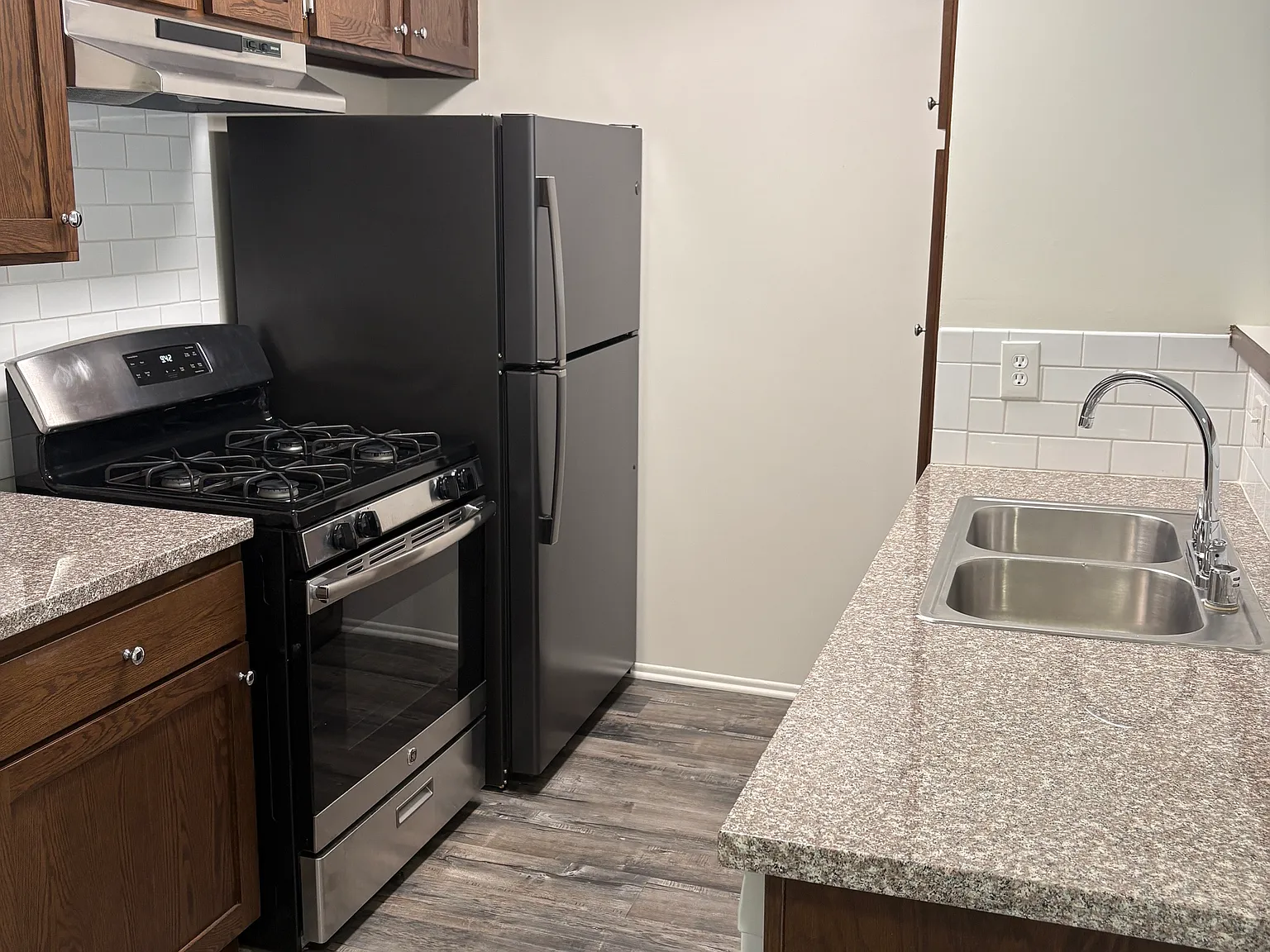 5636 Strohm Apartments — Photo 4
