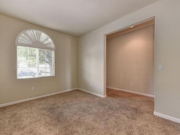 5th image of 7437 Sun Reign Ln