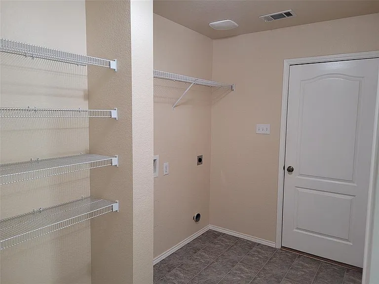 324 Chisholm Trl — Photo 15