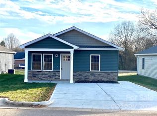 1938 11th Ave NE, Hickory, NC 28601