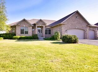 575 Olin H Smith Dr, Sycamore, IL 60178