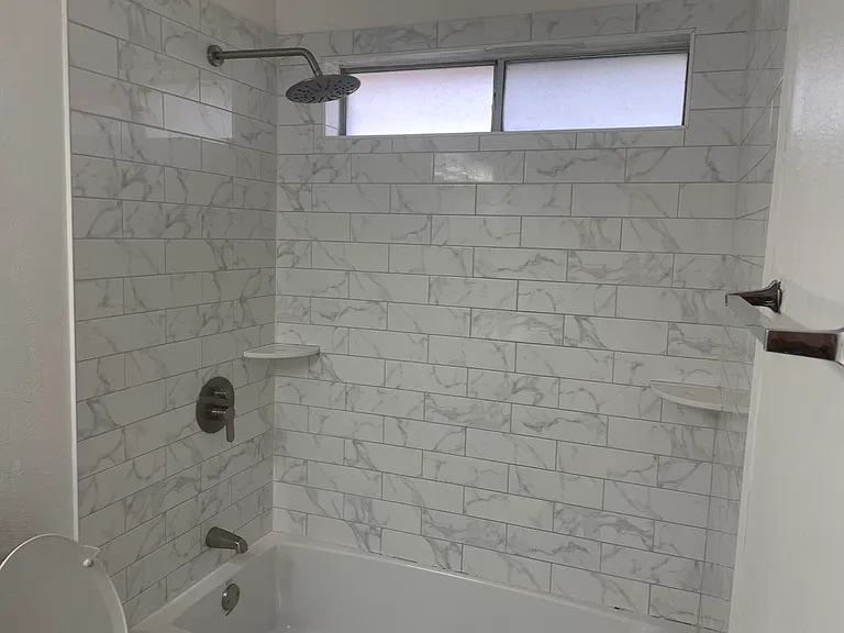 1426 Mapleview Dr — Photo 6