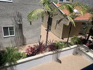 Building Photo 5