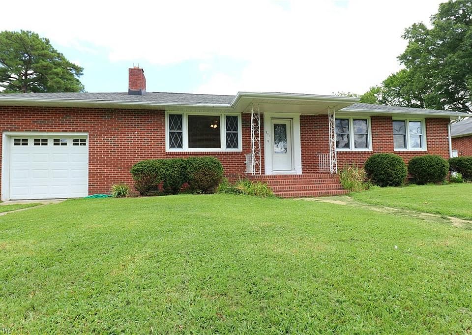 1st image of 211 Charlotte Dr