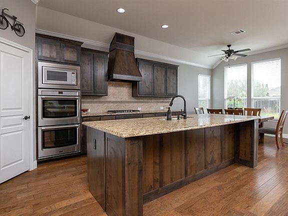 5th image of 2501 Coral Cove Ct