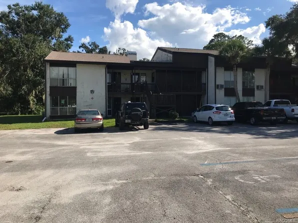 22101 Sandalwood Dr, Wildwood, FL 34785