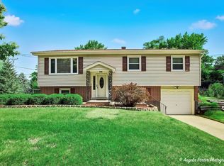 2208 Algonquin Rd, Fox River Grove, IL 60021