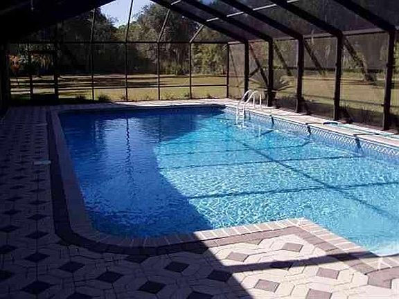 3rd image of 1905 N Crooked Creek Dr