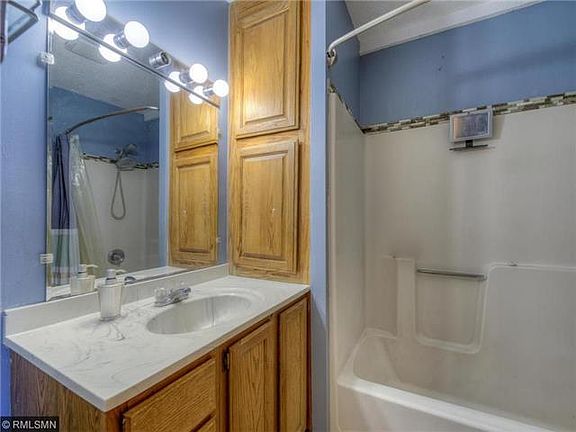 Main floor full bath