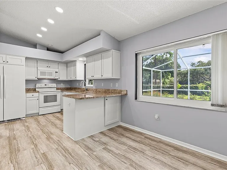 9447 Ashley Dr — Photo 19