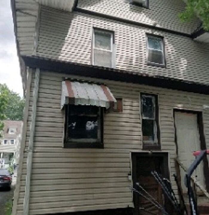 2nd image of 237 Rutledge Ave