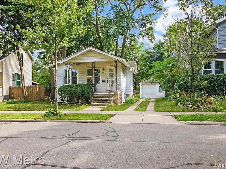 865 W Marshall St — Photo 18