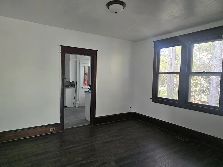 231 Thomson Ave #1 — Photo 9