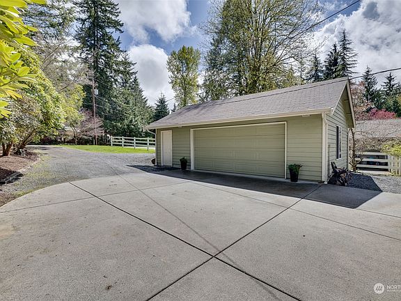 5th image of 23708 139th Drive SE