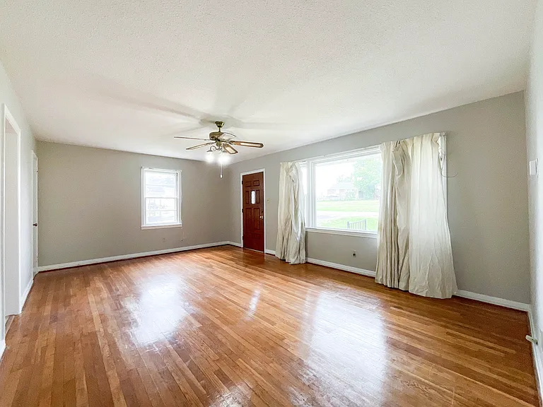 1834 Findlay St — Photo 5