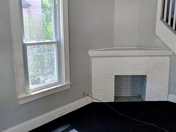 3rd image of 3858 W 39th St