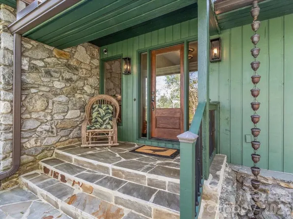 68 Acorn Rd, Asheville, NC 28804